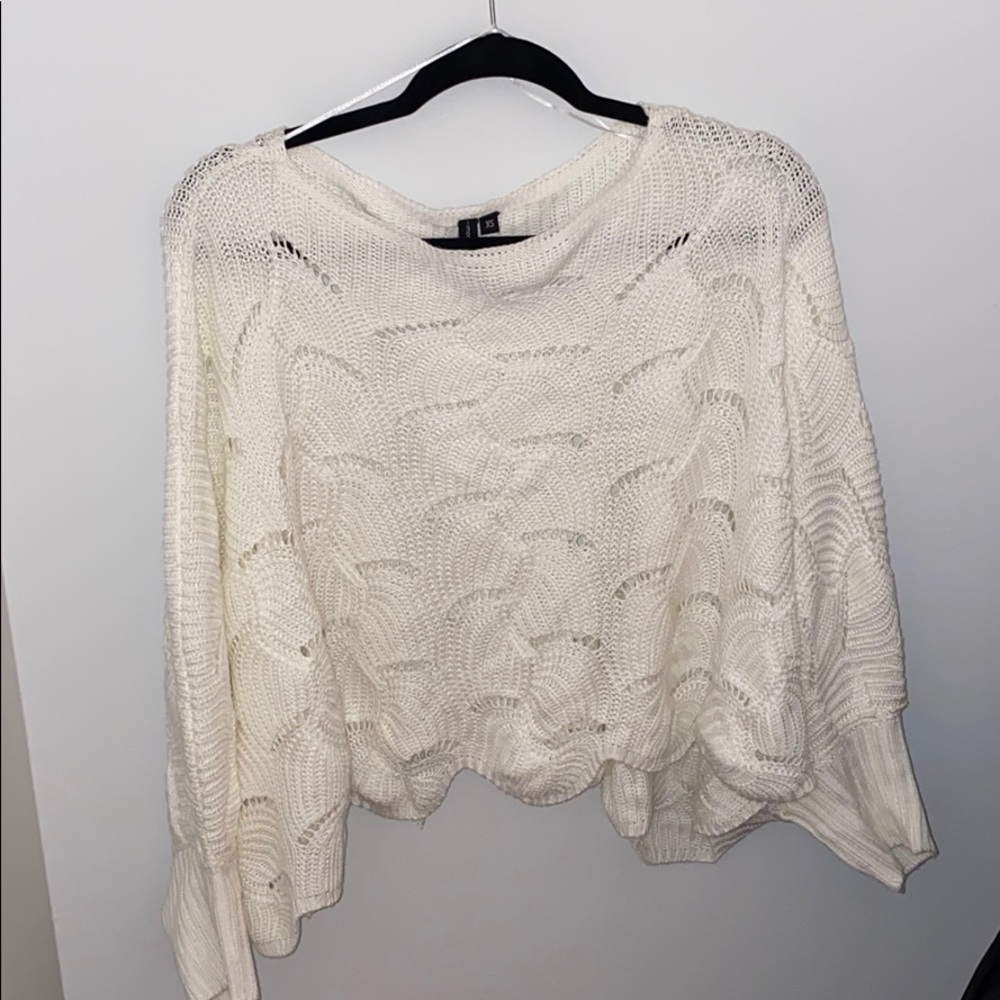 Cropped Crotchet sweater